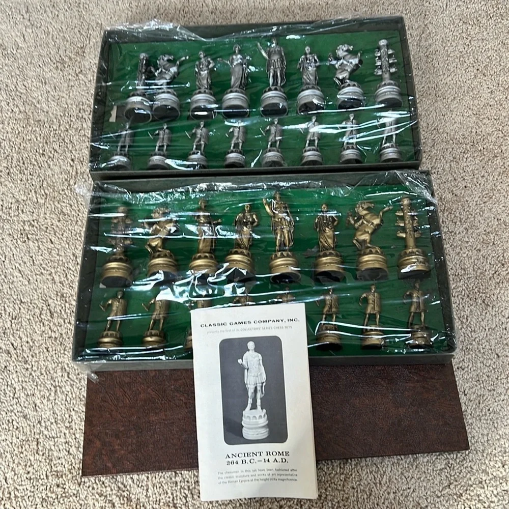 Classic games collectors series edition 1, ancient Rome chess set with board.